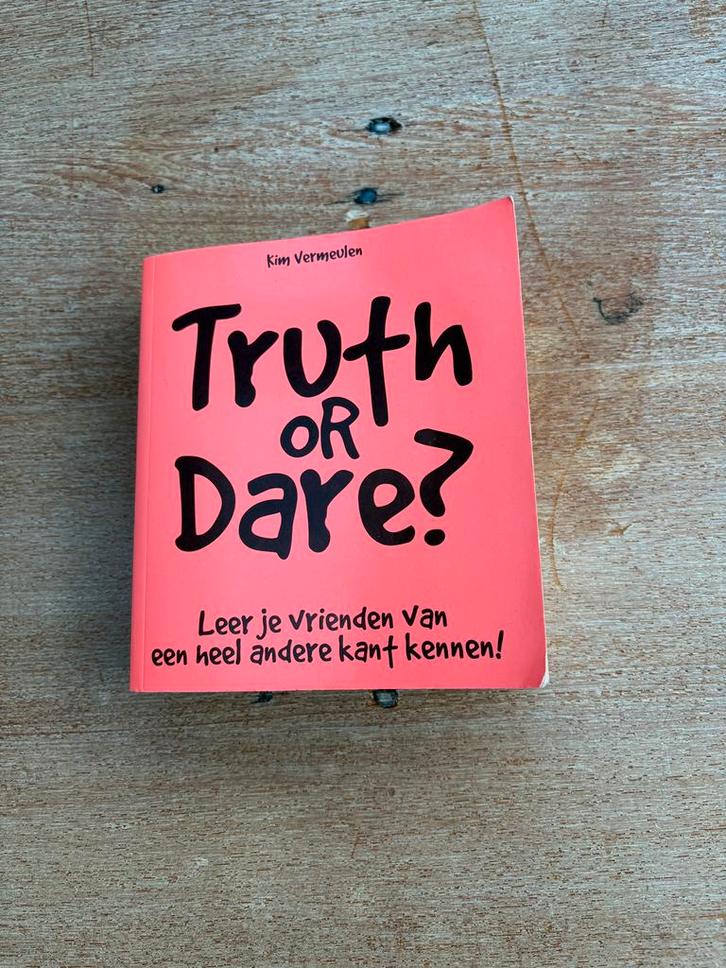 Boek: Truth or Dare. Ideaal om feestje op te vrolijken!, Livres, Humour, Utilisé, Autres types, Enlèvement ou Envoi
