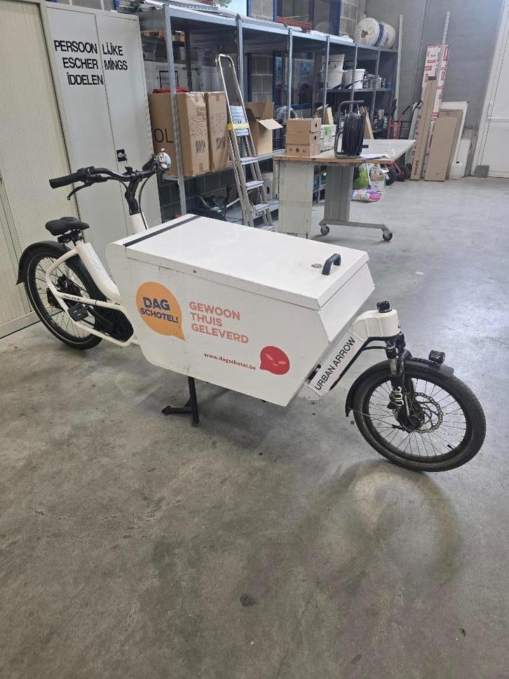 Urban Arrow Cargo XL (aankoopjaar 2022), Fietsen en Brommers, Fietsen | Bakfietsen, Gebruikt, Overige merken, Goederen, Elektrisch