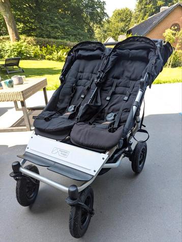 Poussette Mountain Buggy Duet and Carrycot plus pour jumeaux, Enfants & Bébés, Poussettes & Combinaisons, Enlèvement, Comme neuf
