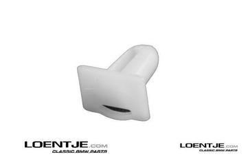 Clip voor bevestiging instaplijst bmw e21 e30 e36 e46 etc beschikbaar voor biedingen