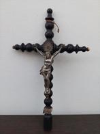 Antiek houten kruisbeeld Crucifix, Antiek en Kunst, Antiek | Religieuze voorwerpen, Ophalen