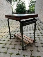 Uniek Oud schooltafeltje met krijtbord, Huis en Inrichting, Ophalen, Metaal, Gebruikt, 50 tot 100 cm