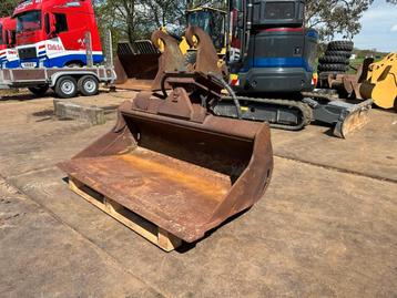 Cangini Benne CW10 tiltbucket / schwenklöffel / kantelbak
