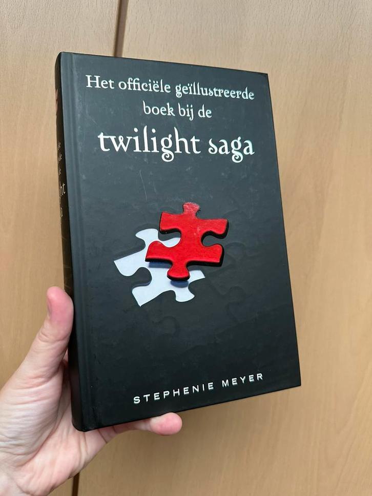Officiële geïllustreerde boek bij de Twilight saga, Boeken, Kinderboeken | Jeugd | 13 jaar en ouder, Ophalen of Verzenden