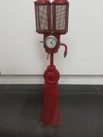 Miniature d'horloge de pompe de napht., Antiquités & Art, Antiquités | Outils & Instruments, Enlèvement ou Envoi