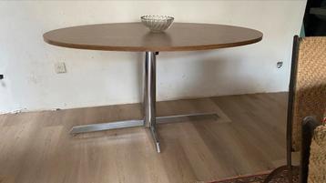Vintage retro ovale tafel 1970 150x95cm beschikbaar voor biedingen