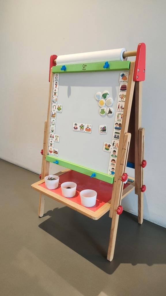Hape dubbelzijdig krijt- & magneetbord, Kinderen en Baby's, Speelgoed | Houten speelgoed, Zo goed als nieuw, Ophalen