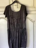 Robe noire Guess taille M, Vêtements | Femmes, Robes, Enlèvement ou Envoi, Comme neuf