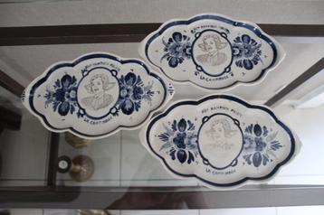 PLAT EN PORCELAINE  DELFT disponible aux enchères