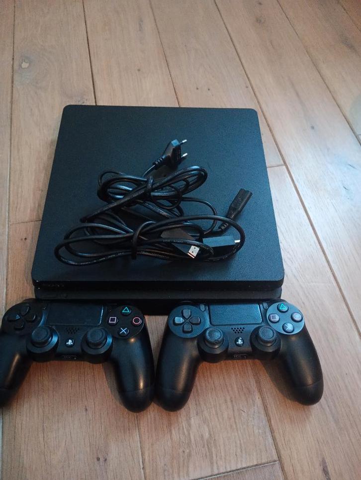 Playstation 4 slim + 2bakjes, Games en Spelcomputers, Spelcomputers | Sony PlayStation 4, Zo goed als nieuw, Slim, 1 TB, Met 2 controllers
