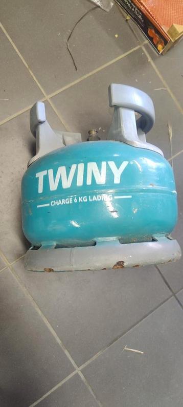 Camping gasbus 6kg (vol) inclusief ontspanner  beschikbaar voor biedingen