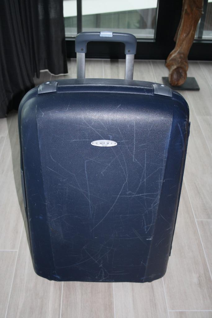 Grote reiskoffer, Handtassen en Accessoires, Koffers, Zo goed als nieuw, Hard kunststof, 70 cm of meer, 55 cm of meer, Slot, Uitschuifbare handgreep