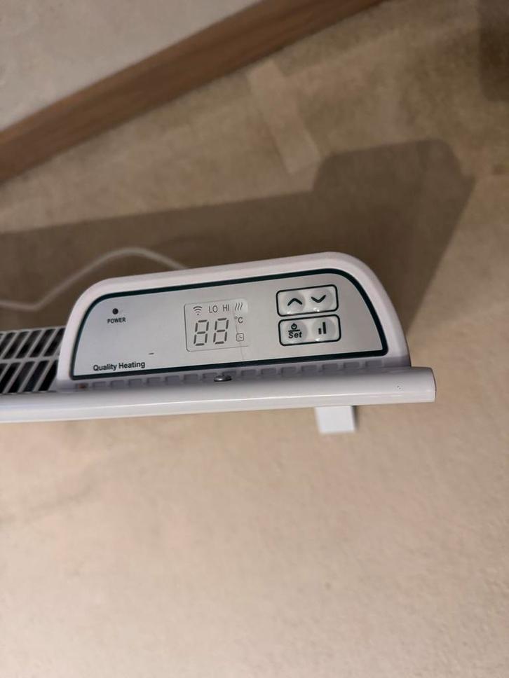 Convector Ecoslim WiFi (2 stuks) Quality Heating, Doe-het-zelf en Bouw, Verwarming en Radiatoren, Zo goed als nieuw, Thermostaat