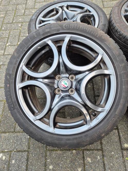 Originele Alfa Romeo 17 inch velgen 4x98 met nieuwe banden, Auto-onderdelen, Banden en Velgen, Banden en Velgen, Zomerbanden, 17 inch