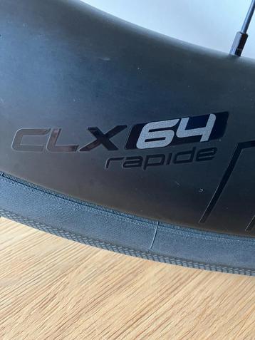 Roue avant Roval CLX 64 rapide (en parfait état) disponible aux enchères