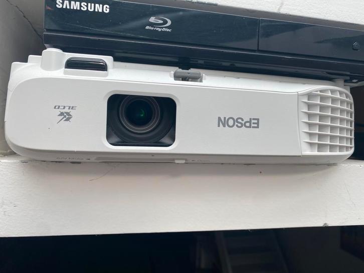 Epson EB-S05, Audio, Tv en Foto, Beamers, Zo goed als nieuw, Overige technologie, Overige resoluties, Ophalen of Verzenden