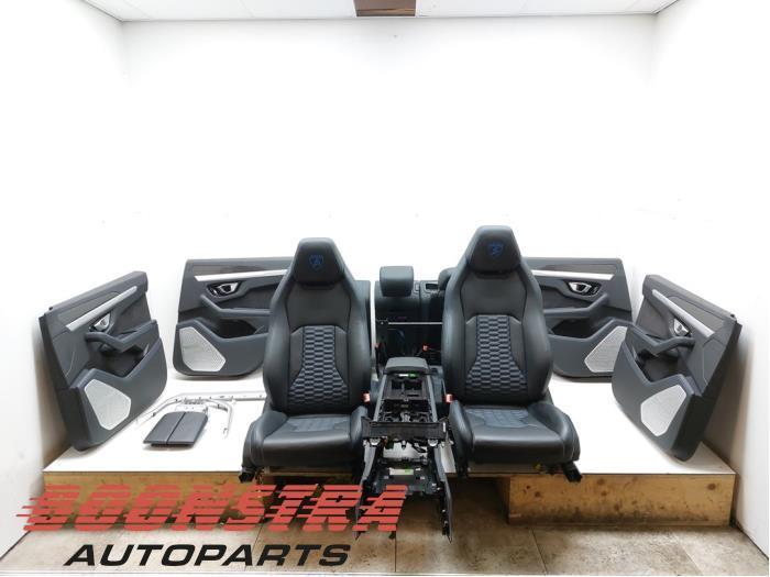 Kit revêtement (complet) d'un Lamborghini Urus, Autos : Pièces & Accessoires, Habitacle & Garnissage, Autres marques automobiles