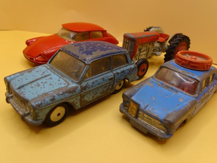 4 CORGI TOYS 1:43, Hobby en Vrije tijd, Modelauto's | 1:43, Gebruikt, Auto, Corgi, Ophalen of Verzenden