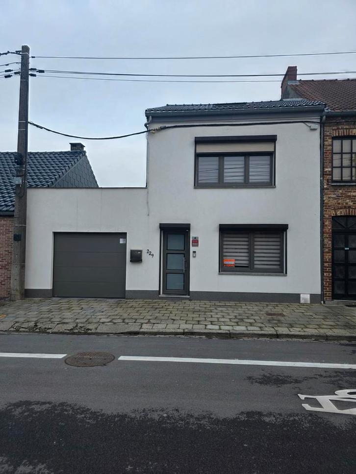 Maison a vendre a 500 metres du bois de loverval, Immo, Maisons à vendre, Charleroi, Maison 2 façades, Ventes sans courtier, D