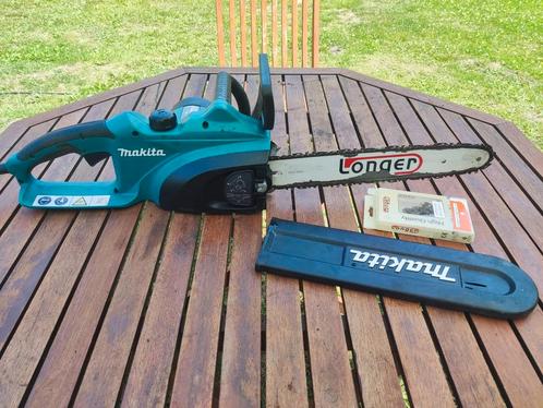 Kettingzaag elektrische MAKITA UC3520A, Doe-het-zelf en Bouw, Gereedschap | Zaagmachines, Gebruikt, Kettingzaag, 1200 watt of meer