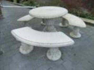 ronde tuintafel  beschikbaar voor biedingen