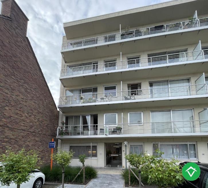 Centraal gelegen appartement met 2 slaapkamers en garage te, Immo, Huizen en Appartementen te koop, Provincie West-Vlaanderen