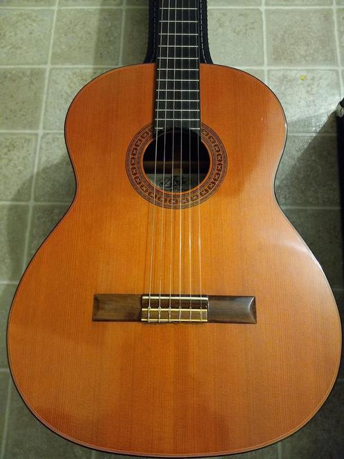 Aria AC-15 klassieke gitaar 70s, Muziek en Instrumenten, Snaarinstrumenten | Gitaren | Akoestisch, Zo goed als nieuw, Ophalen