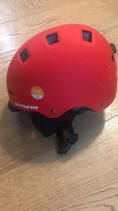 Btwin casque velo/trottinette adulte taille M 55-59, Vélos & Vélomoteurs, Accessoires vélo | Casques de vélo, Comme neuf, M, Enlèvement