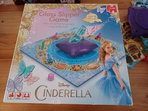 Spel cinderella glass slipper, Hobby en Vrije tijd, Gezelschapsspellen | Bordspellen, Zo goed als nieuw, Ophalen of Verzenden