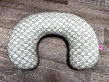 Borstvoedingskussen + babyondersteuning beschikbaar voor biedingen
