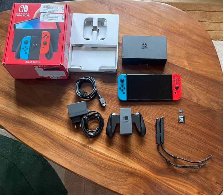 Nintendo Switch OLED, Games en Spelcomputers, Spelcomputers | Nintendo Switch, Switch OLED, Ophalen