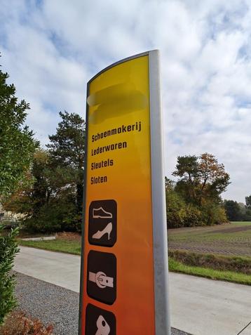 reclamezuil beschikbaar voor biedingen