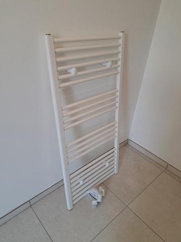 Radiateur porte-serviette 120 x 60 cm beschikbaar voor biedingen