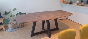 Deens Ovalen Tafel beschikbaar voor biedingen