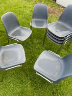 8 chaises idéal pour dépanner pour une fête, Comme neuf