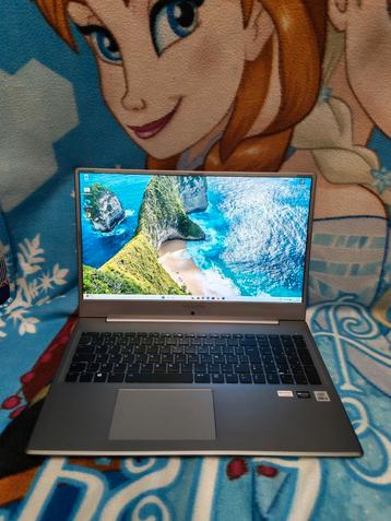 MEDION AKOYA  S17403-17,3 inch Full  i5  10de generatie  beschikbaar voor biedingen