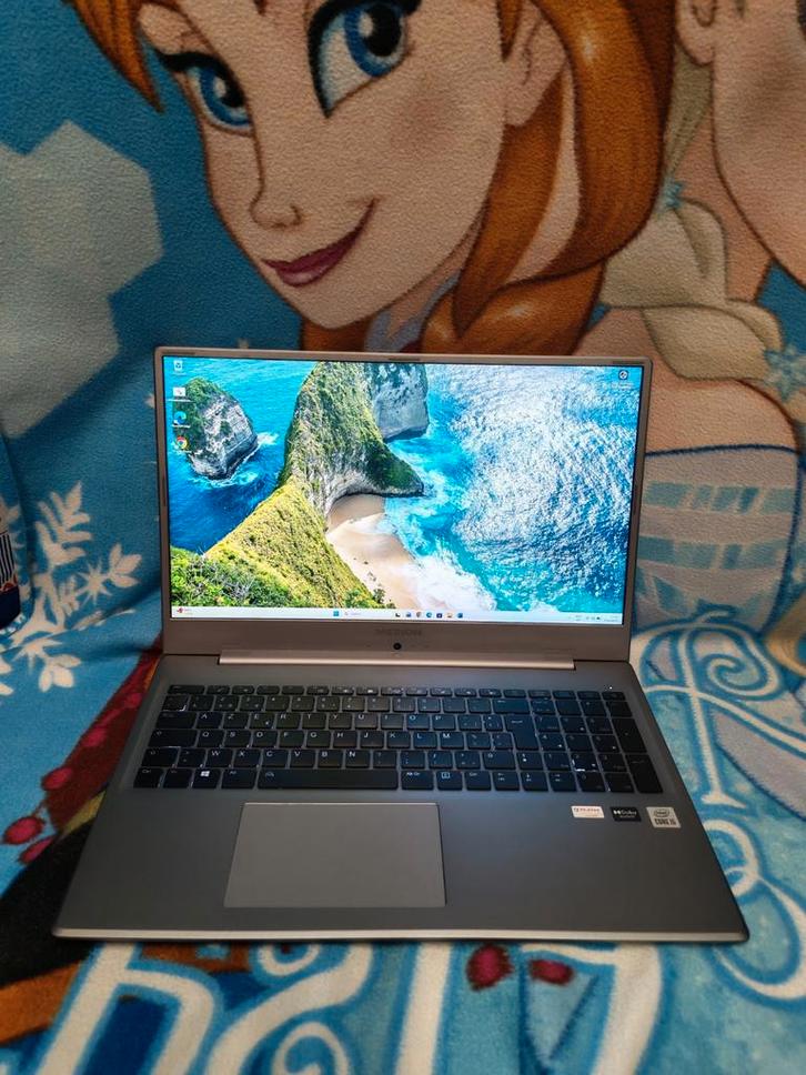 MEDION AKOYA  S17403-17,3 inch Full  i5  10de generatie, Computers en Software, Windows Laptops, Gebruikt, 17 inch of meer, HDD