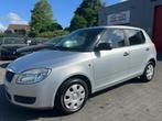 Skoda Fabia 1.2 benzine bj 2008 137000 km Goede Staat, Voorwielaandrijving, Stof, Zwart, 4 cilinders