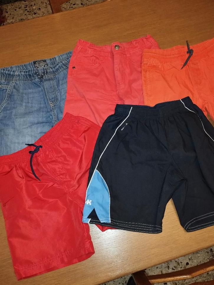 Short T 8 et T 10 ans, Kinderen en Baby's, Kinderkleding | Maat 122, Gebruikt, Jongen, Overige typen, Ophalen of Verzenden