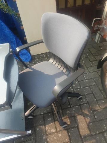 Te koop dringend wegens verhuizing !!  beschikbaar voor biedingen