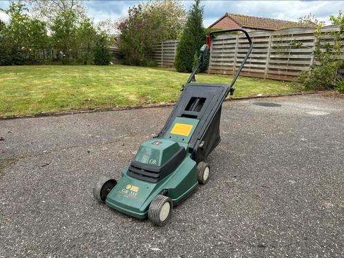 Grasmaaier Black & Decker GR 355, Tuin en Terras, Grasmaaiers, Gebruikt, Elektrische grasmaaier, 30 t/m 39 cm, Cirkelmaaier, Opvangzak