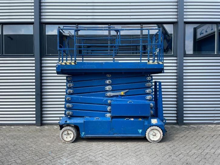 Liftlux PB Lift S171-12E hoogwerker Schaarhoogwerker, Zakelijke goederen, Machines en Bouw | Liften, Steigers en Ladders