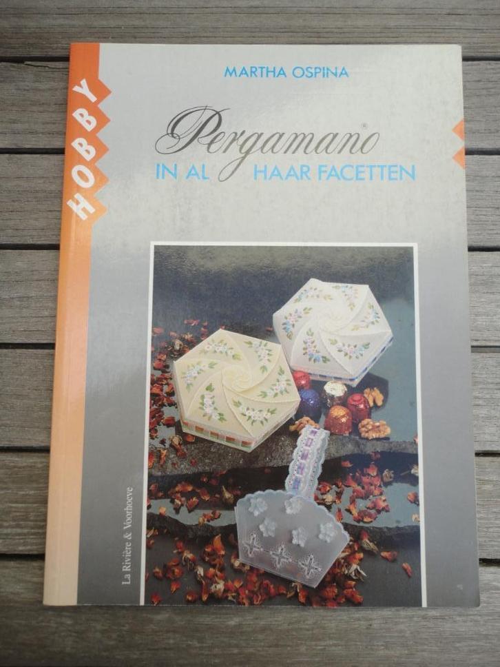 Pergamano In Al Haar Facetten (Martha Ospina), Boeken, Hobby en Vrije tijd, Zo goed als nieuw, Scrapbooking en Knutselen, Ophalen of Verzenden
