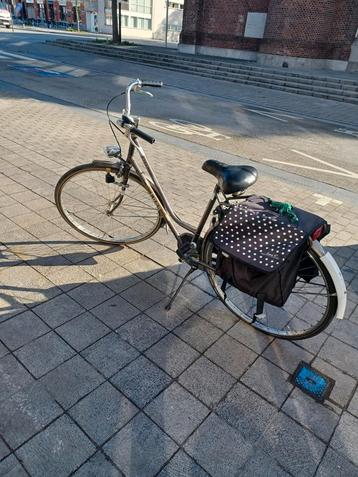 Damesfiets beschikbaar voor biedingen