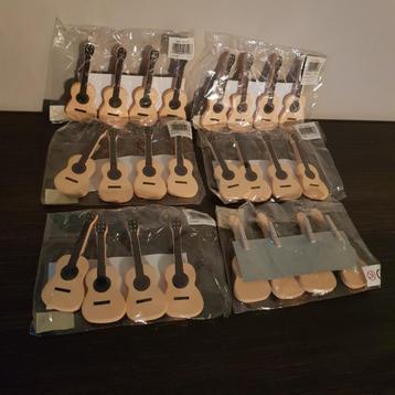 Gitaar versiering voor glazen of kaartjes of ... met wasknij beschikbaar voor biedingen