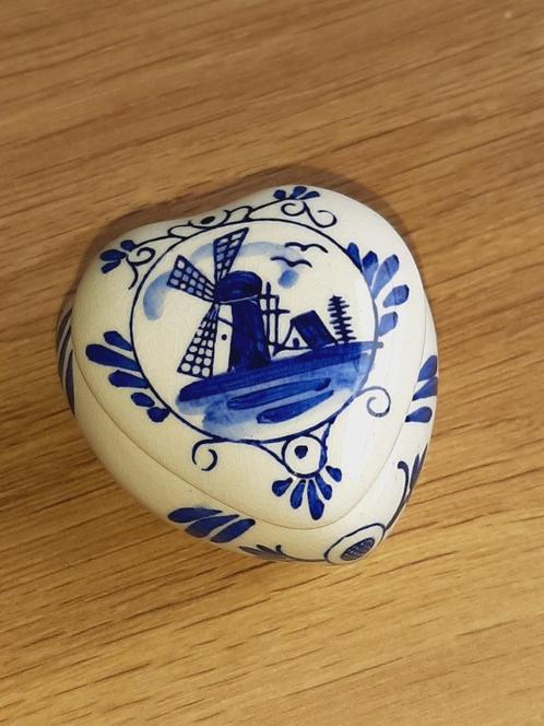 coeur en porcelaine Delft, original peint à la main., Antiquités & Art, Antiquités | Céramique & Poterie, Enlèvement ou Envoi
