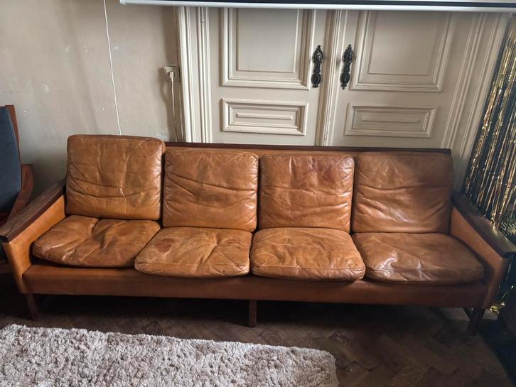 Grand canapé vintage en cuir marron, Huis en Inrichting, Zetels | Zetels, Gebruikt, Rechte bank, Vierpersoons of meer, 200 tot 250 cm