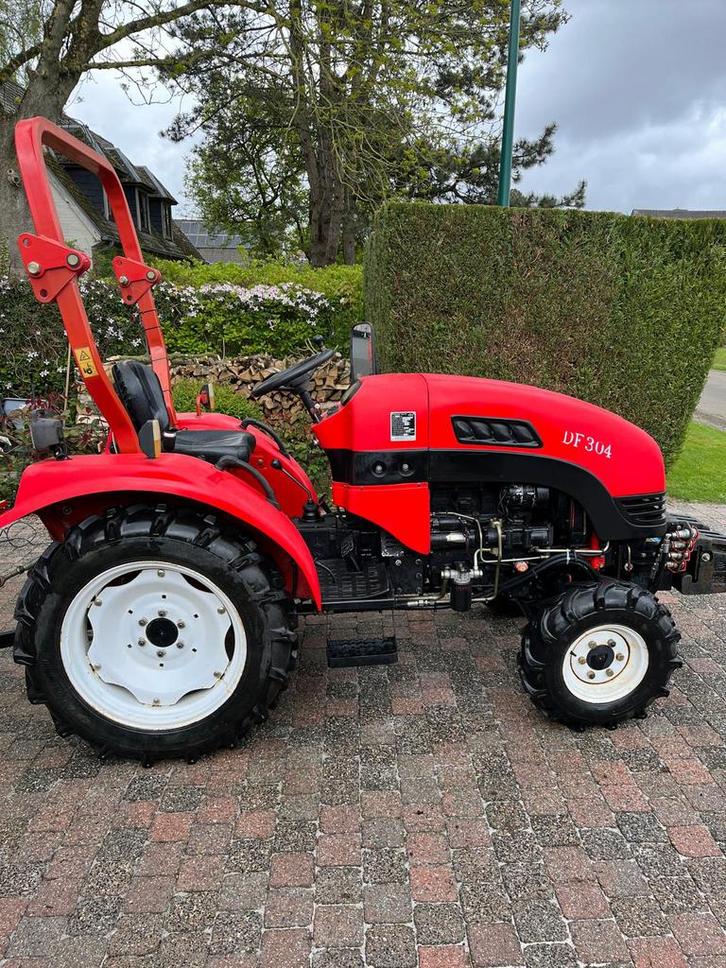 Tracteur,broyeur,pateau,fraise arri,herse rotative,bennette, Zakelijke goederen, Landbouw | Tractoren, Ophalen