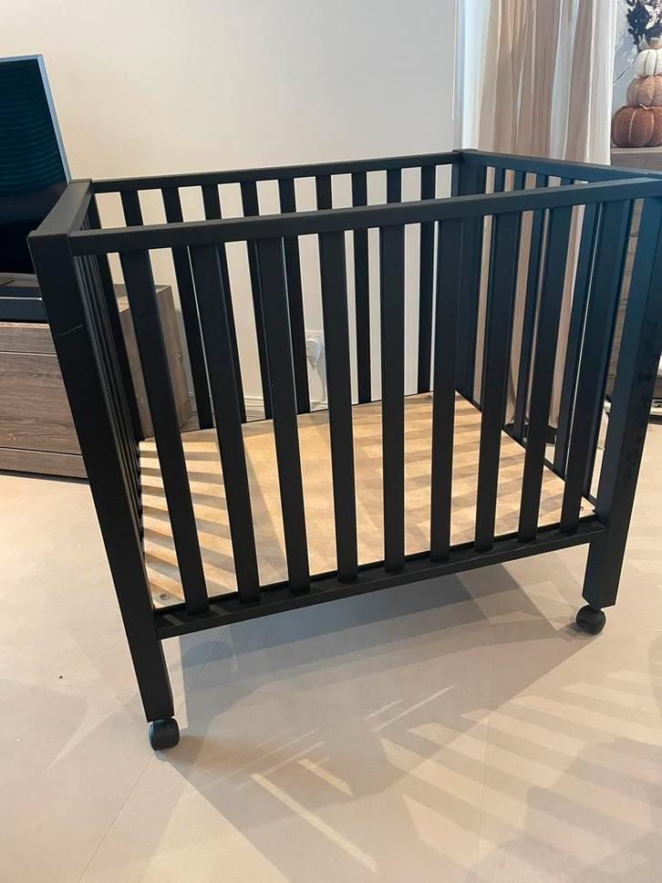 Park + matras, Kinderen en Baby's, Babyparken, Zo goed als nieuw, Vierkant, In hoogte verstelbaar, Wieltjes, Ophalen