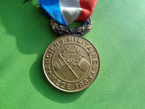 Medaille Anciens Militaires MEZE 1863, Verzamelen, Militaria | Algemeen, Landmacht, Lintje, Medaille of Wings, Ophalen of Verzenden